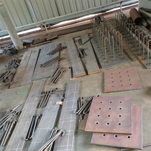 有哪些其他因素会影响迪庆预埋件位置的确定？